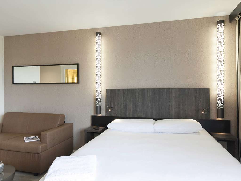 Ibis Styles Flers Room Type - Standard Family Suite with a double bed and a sofa bed sleeping two Ibis Styles Flers Room Type - Standard Family Suite with a double bed and a sofa bed sleeping two