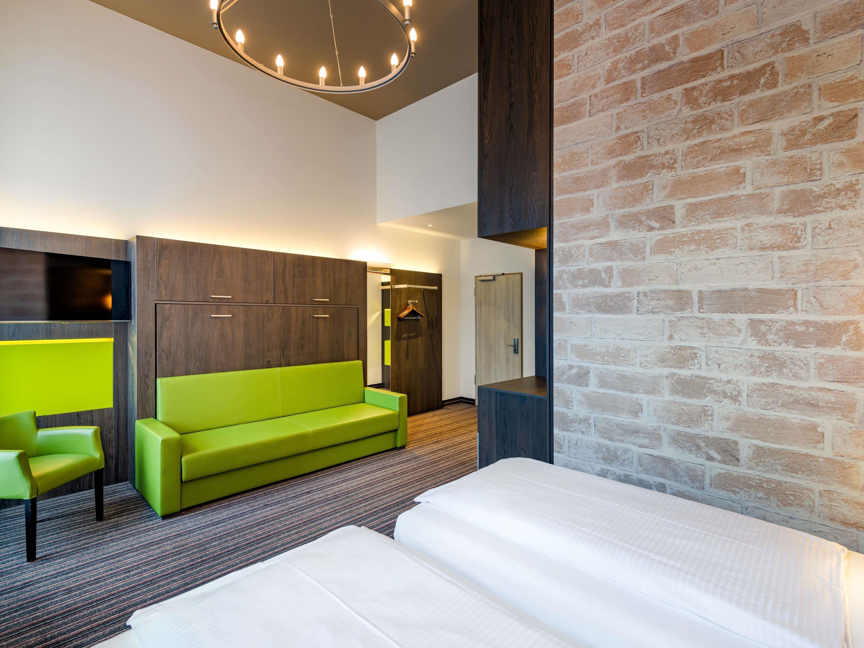 ibis Styles Trier Room Type - All Comfort Space (Family) Rooms: twin beds (2*63 x 79 [2*100 x 200 cm]) and 1 sofa bed
