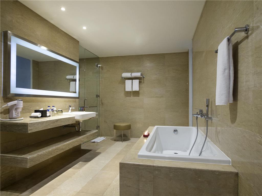 Novotel Makassar Grand Shayla - Tap to explore photos