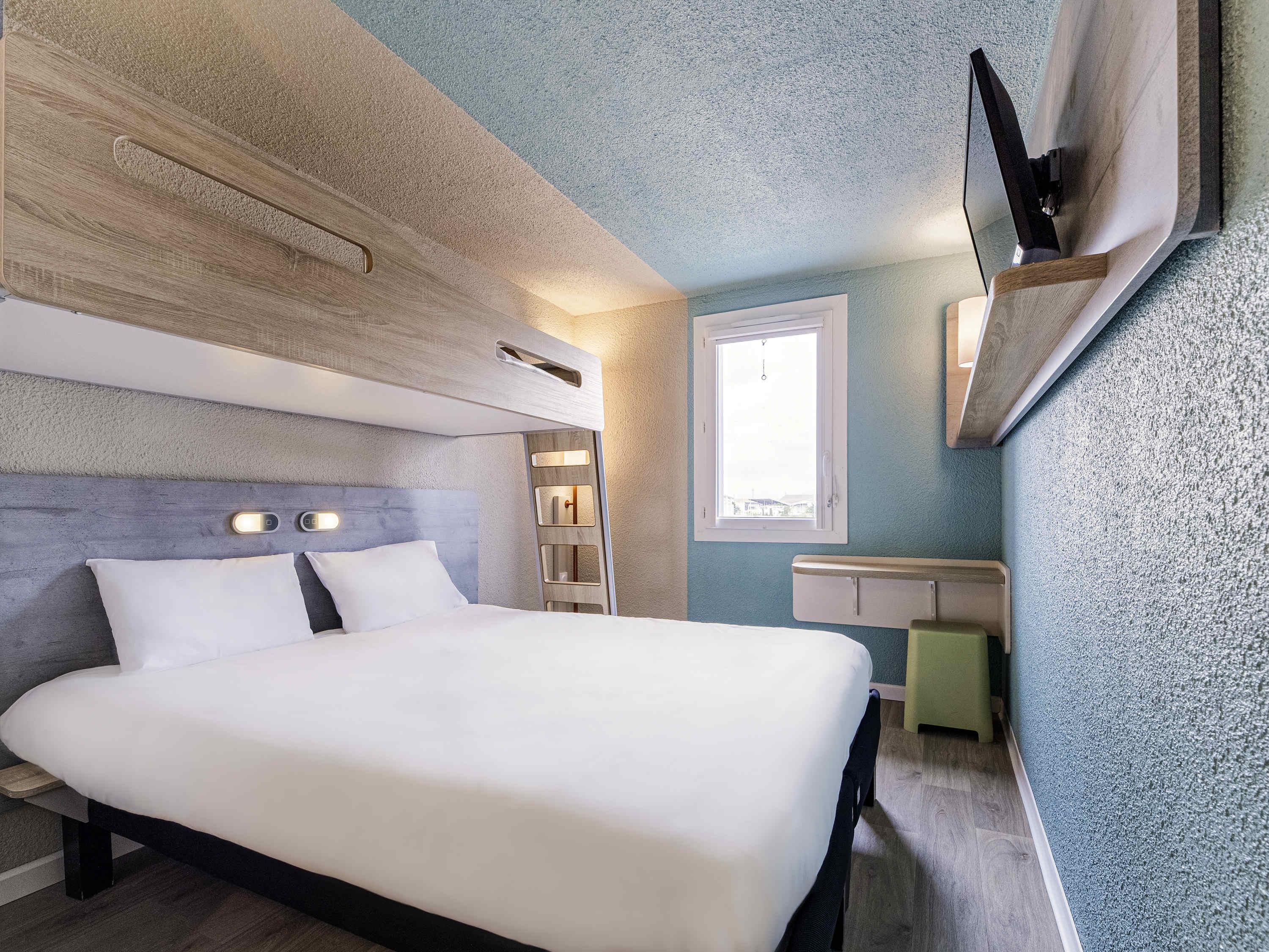 ibis budget Perpignan Sud Room Type - Double - room with double bed and single bunk bed