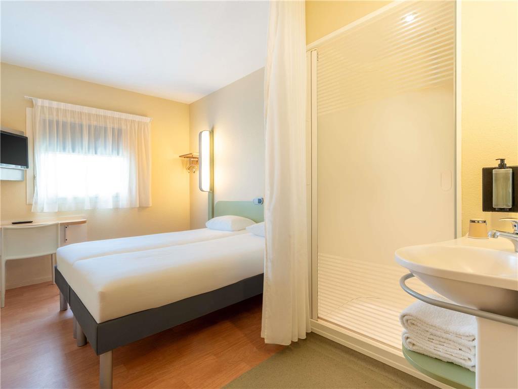 Ibis Budget Les Sables d'Olonne - Tap to explore photos