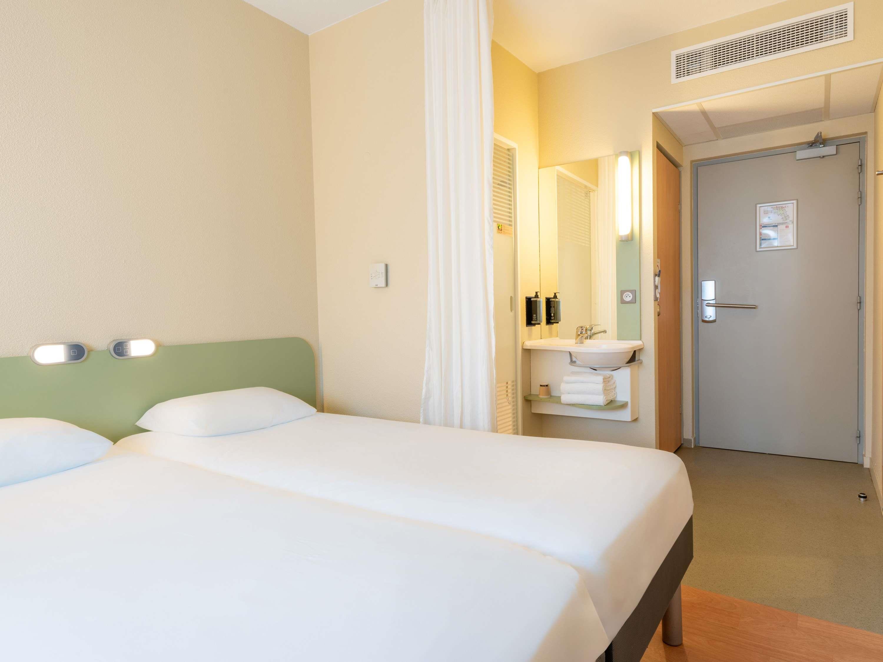 Ibis Budget Les Sables d'Olonne - Tap to explore photos