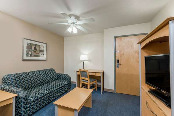 Suite - Baymont Inn & Suites Noblesville