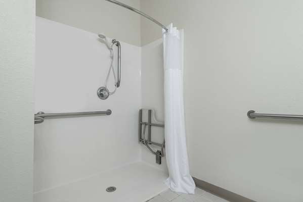  - Baymont Inn & Suites Noblesville