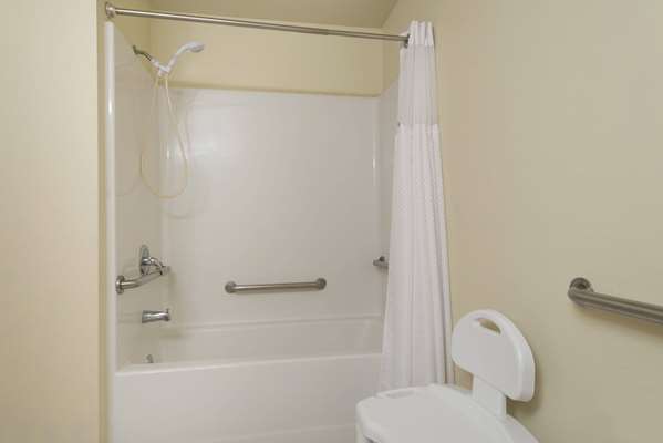  - Baymont Inn & Suites Noblesville
