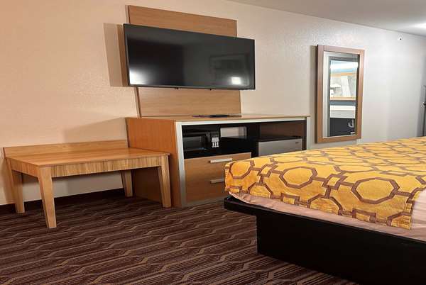  - Baymont Inn & Suites Noblesville