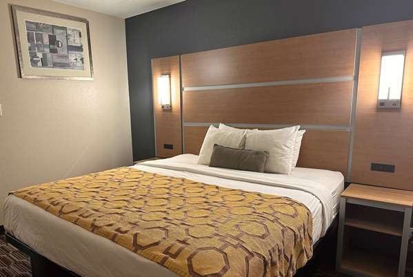  - Baymont Inn & Suites Noblesville
