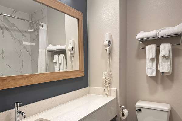  - Baymont Inn & Suites Noblesville
