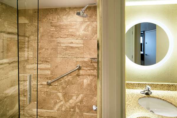  - DoubleTree by Hilton Laurel - I-95, Exit 33