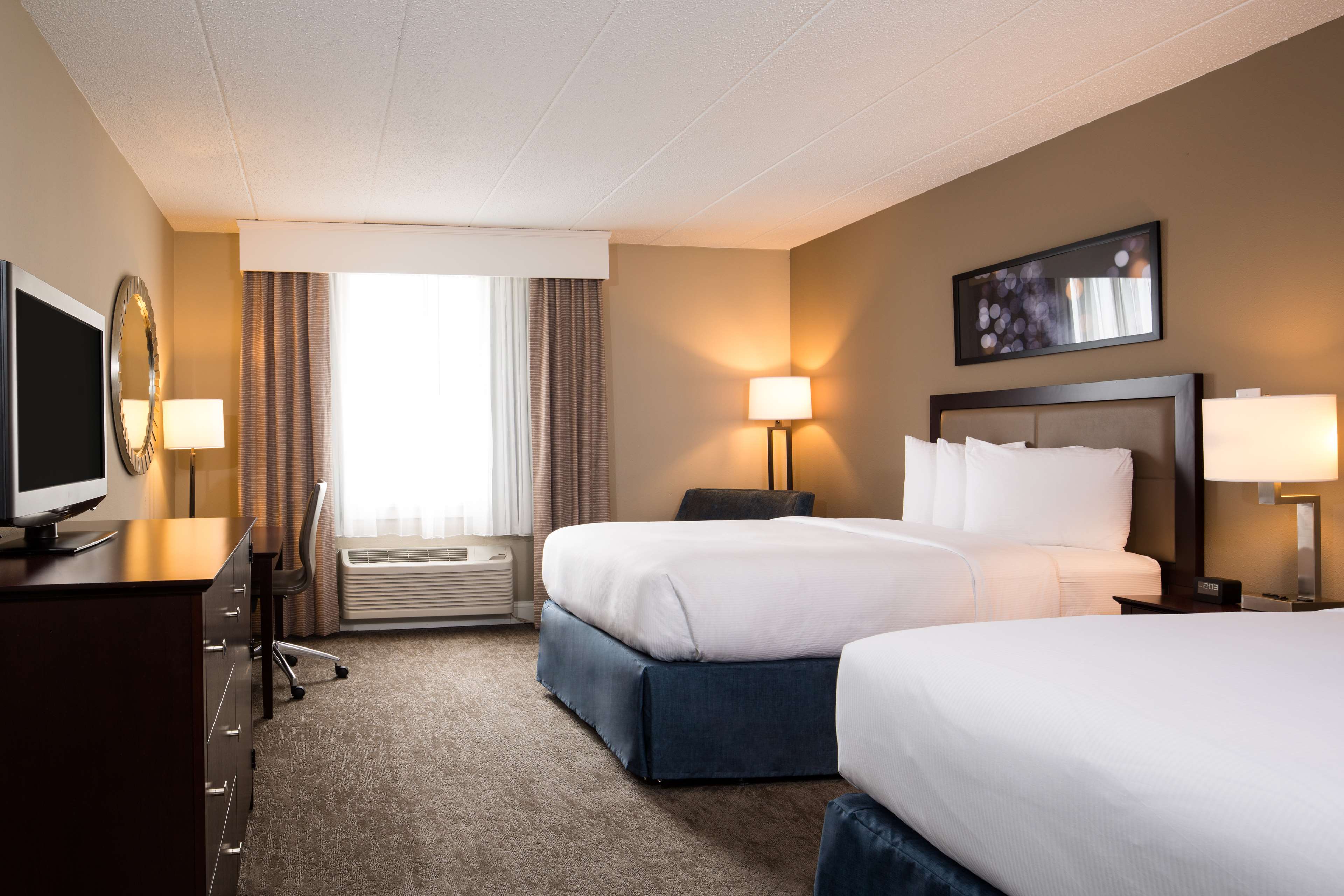 Doubletree by Hilton Laurel, MD Room Type - 2QUEENS MOB HEAR ACC RISHW