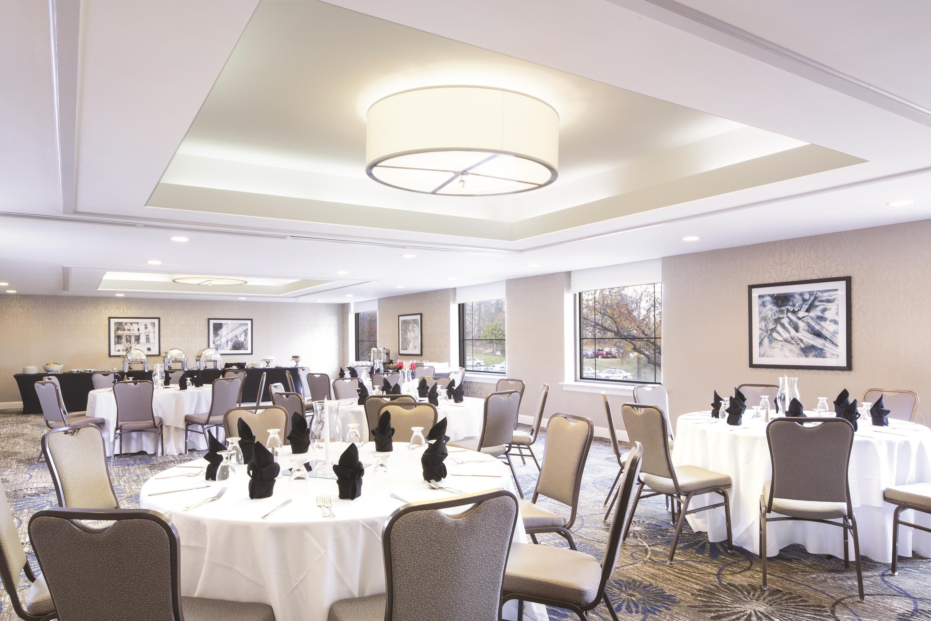 Meeting Room | DoubleTree by Hilton Hotel Laurel