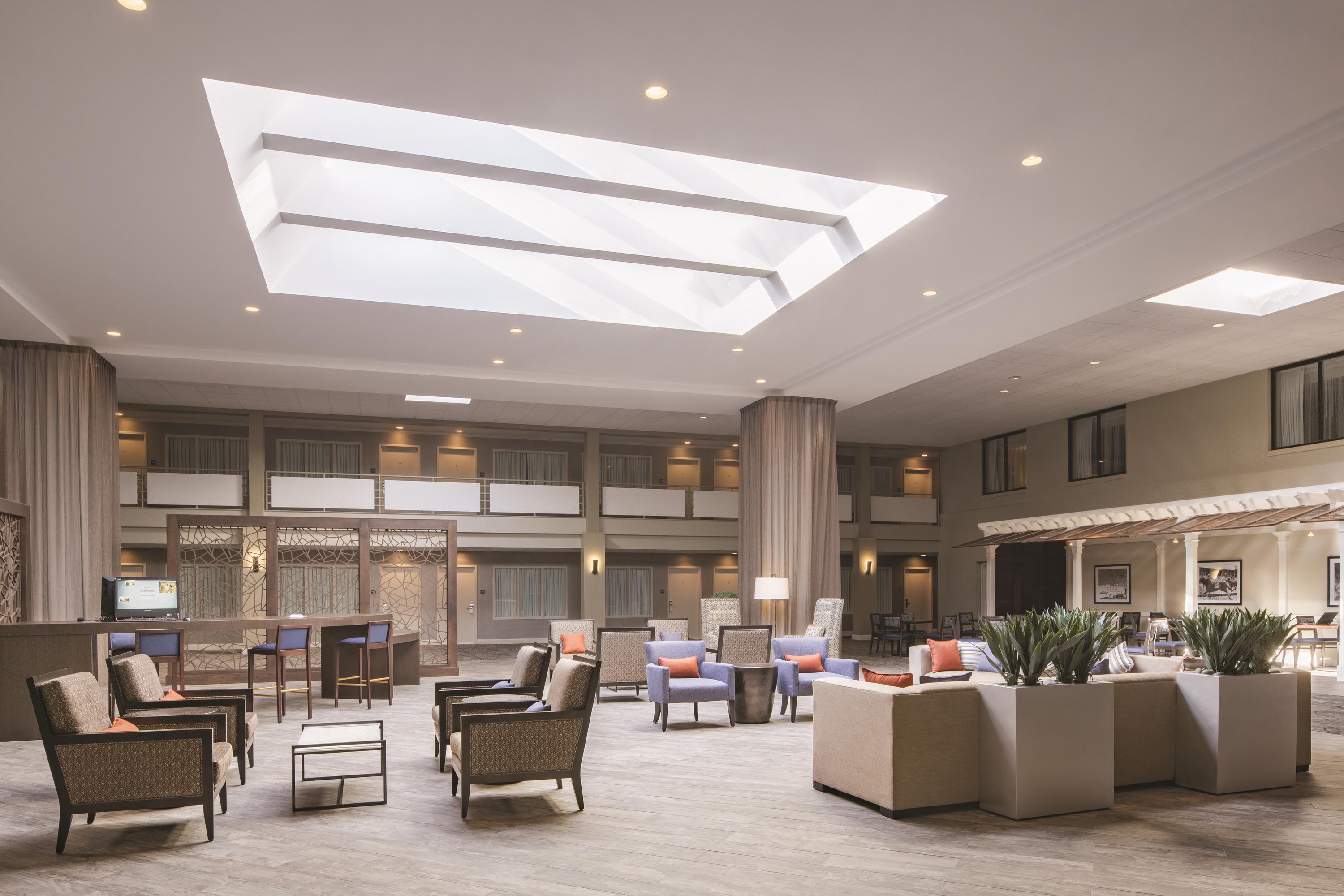Lobby | DoubleTree by Hilton Hotel Laurel