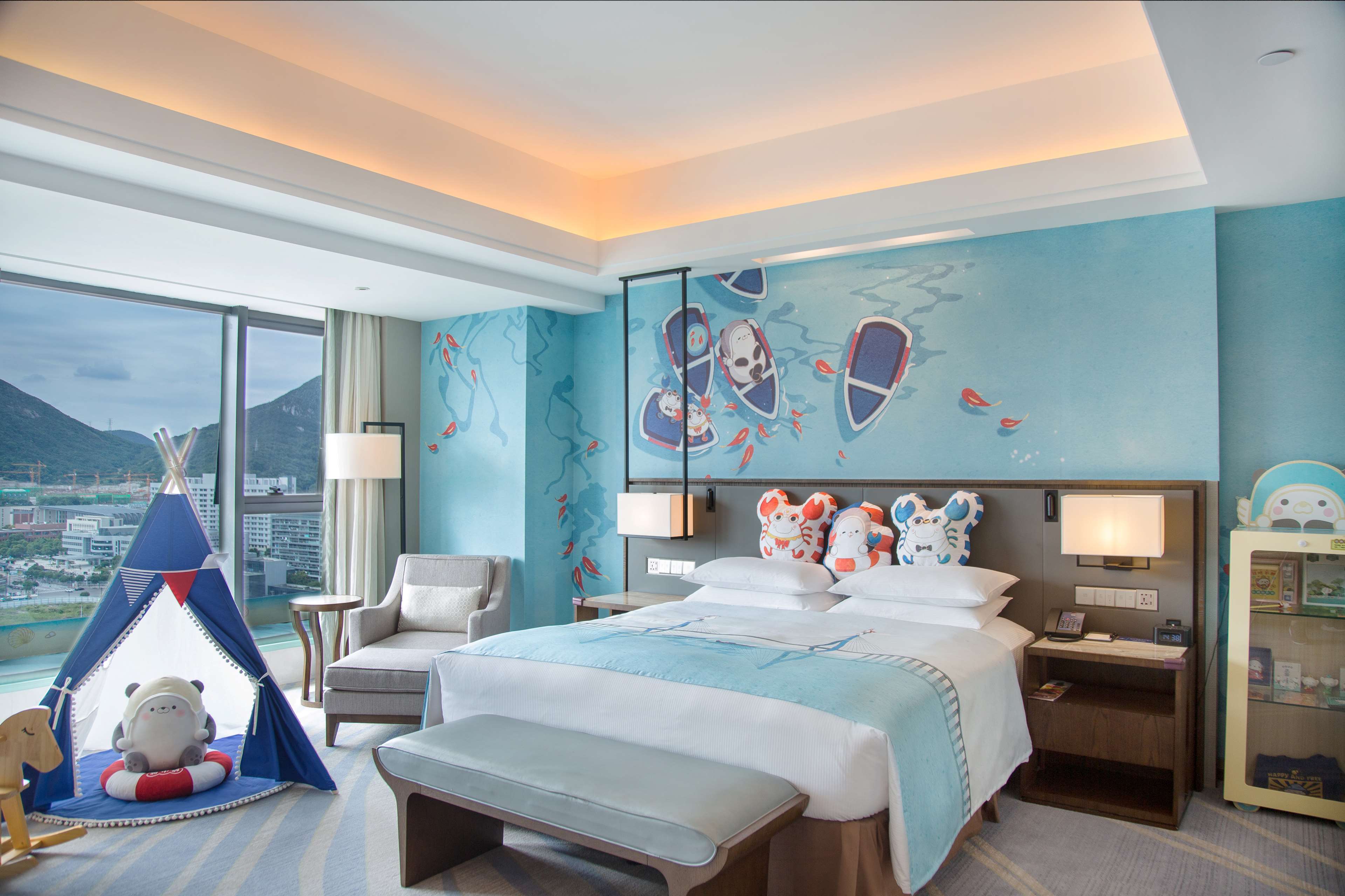 Hilton Zhoushan Room Type - LAKE VIEW FAMILY ROOM