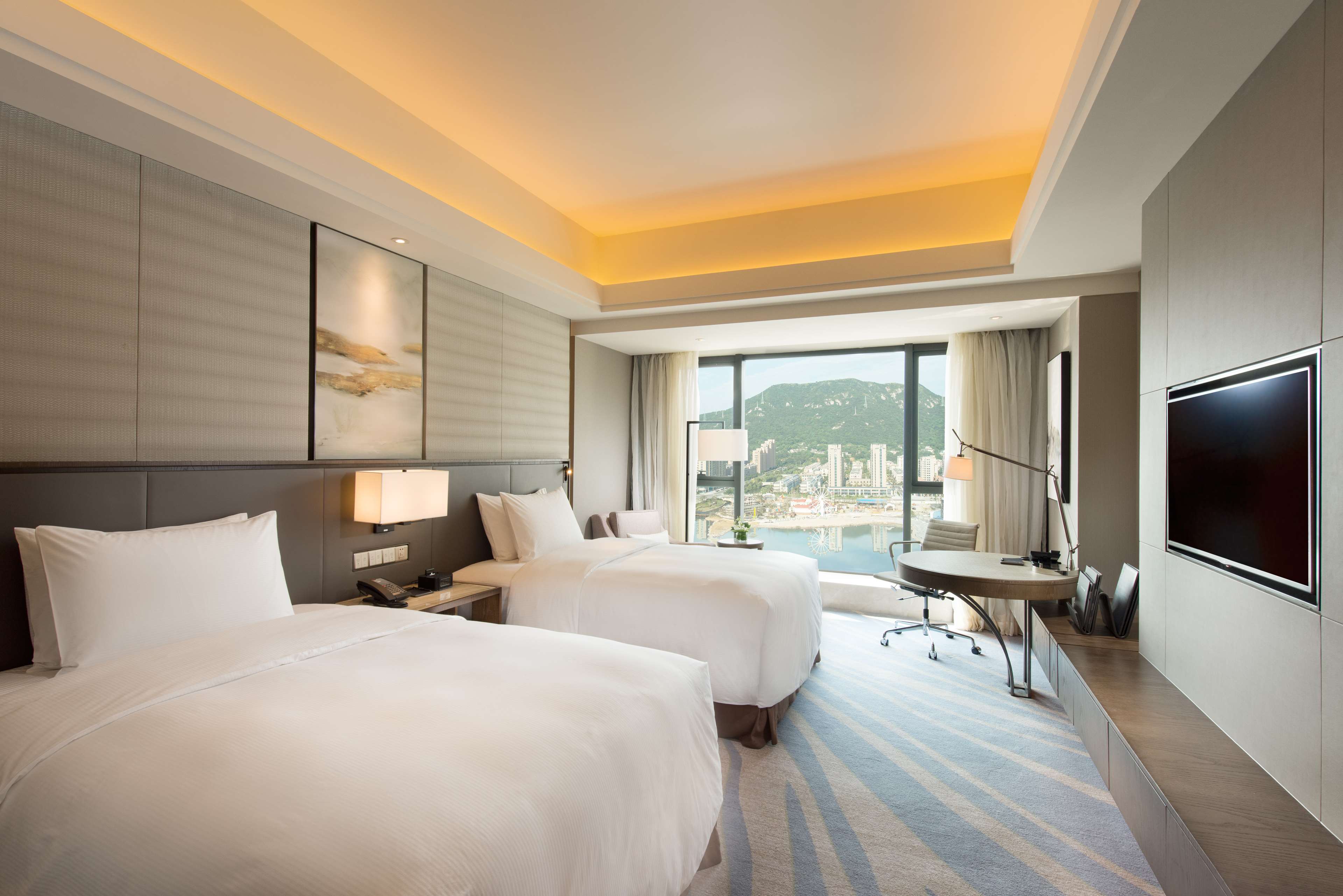 Hilton Zhoushan Room Type - EXECUTIVE LAKE VW TWIN RM