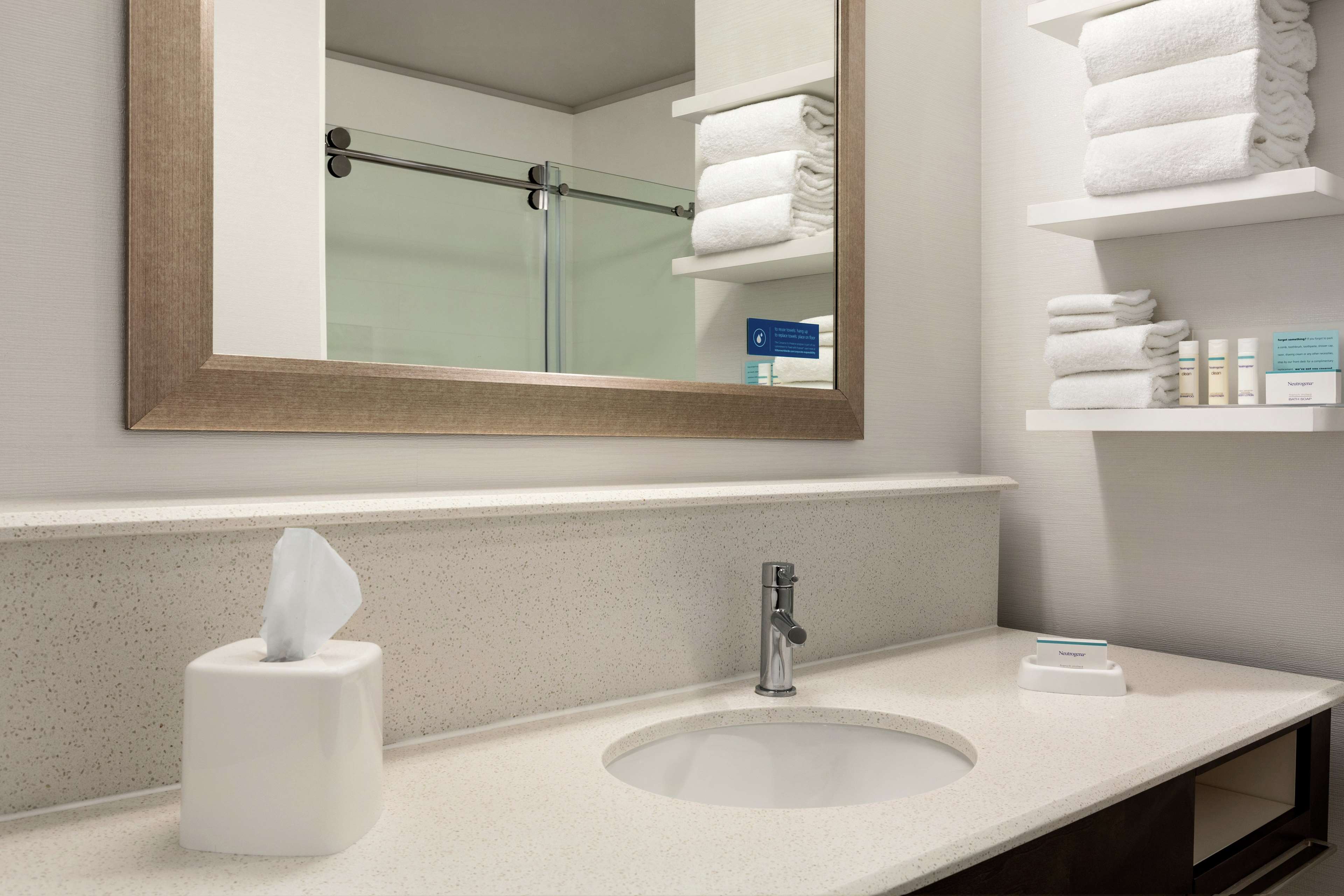 Hampton Inn & Suites by Hilton Minooka Room Type - 1 KING W SOFABED NS