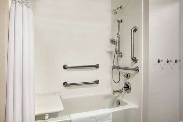  - Hampton Inn & Suites Minooka