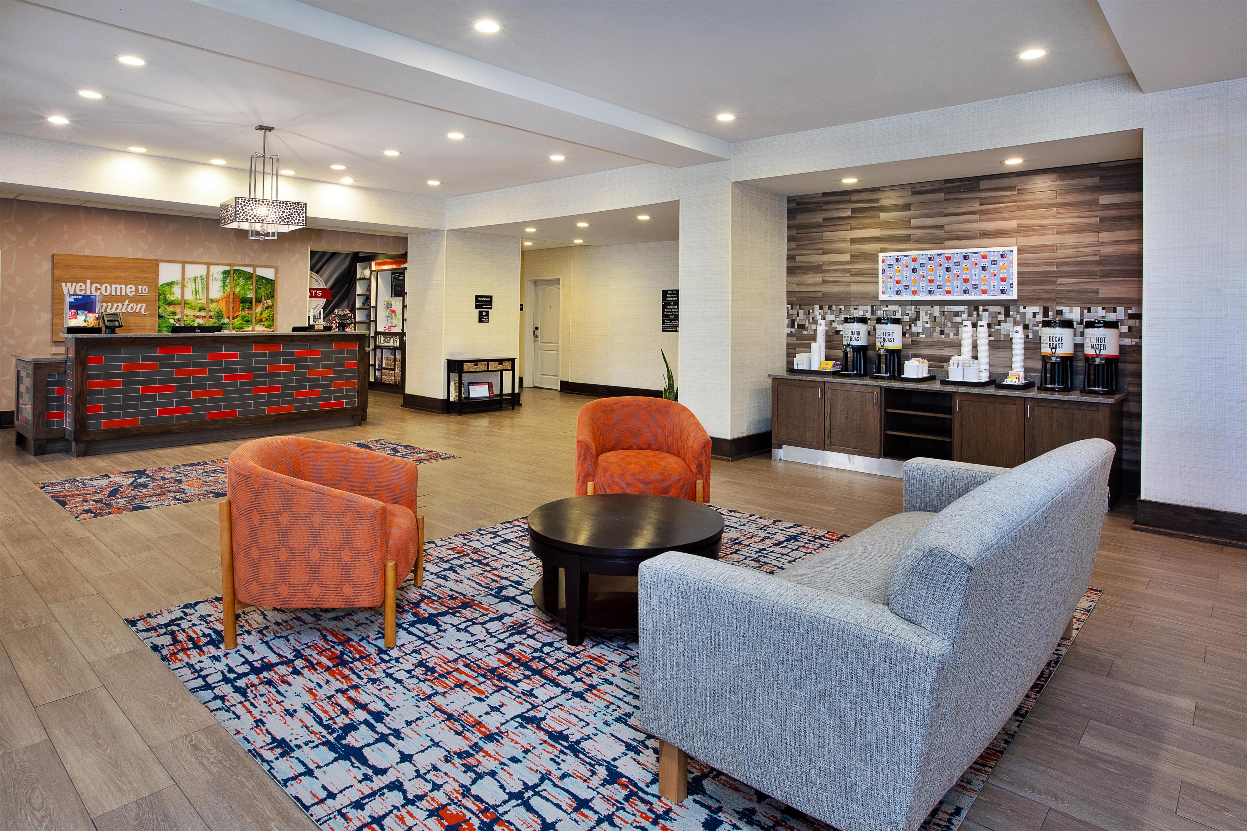 Lobby | Hampton Inn North Little Rock McCain Mall
