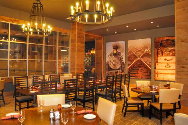 Restaurant - DoubleTree by Hilton Hotel Reading