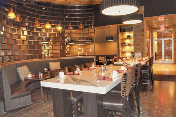 Restaurant - DoubleTree by Hilton Hotel Reading