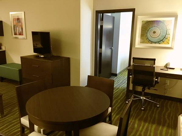 Suite - Best Western Plus Prien Lake Inn & Suites - I-210, Exit 7