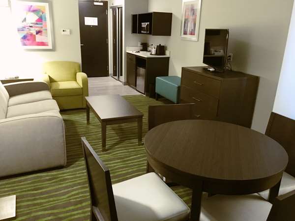 Suite - Best Western Plus Prien Lake Inn & Suites - I-210, Exit 7