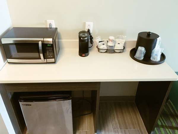  - Best Western Plus Prien Lake Inn & Suites - I-210, Exit 7