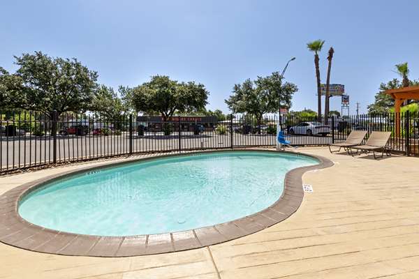 Pool - Best Western Plus Downtown San Antonio - I-35, Exit 159A