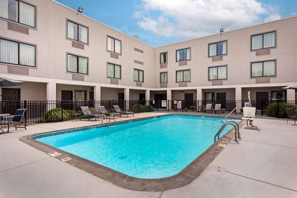 Pool - Best Western Plus Bowling Green Hotel - I-65, Exit 22