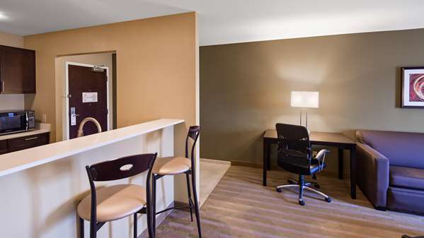  - Best Western Plus Thornburg Inn & Suites - I-95, Exit 118