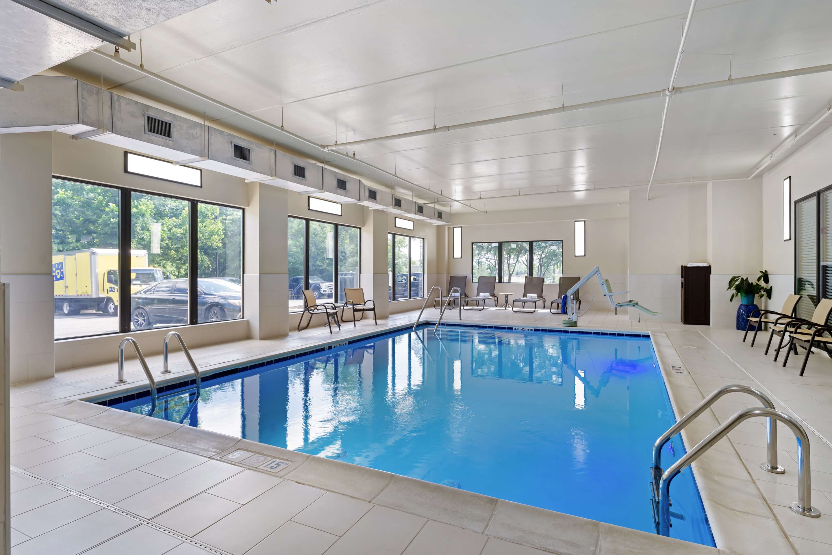 Pool | Best Western Plus Thornburg Inn & Suites