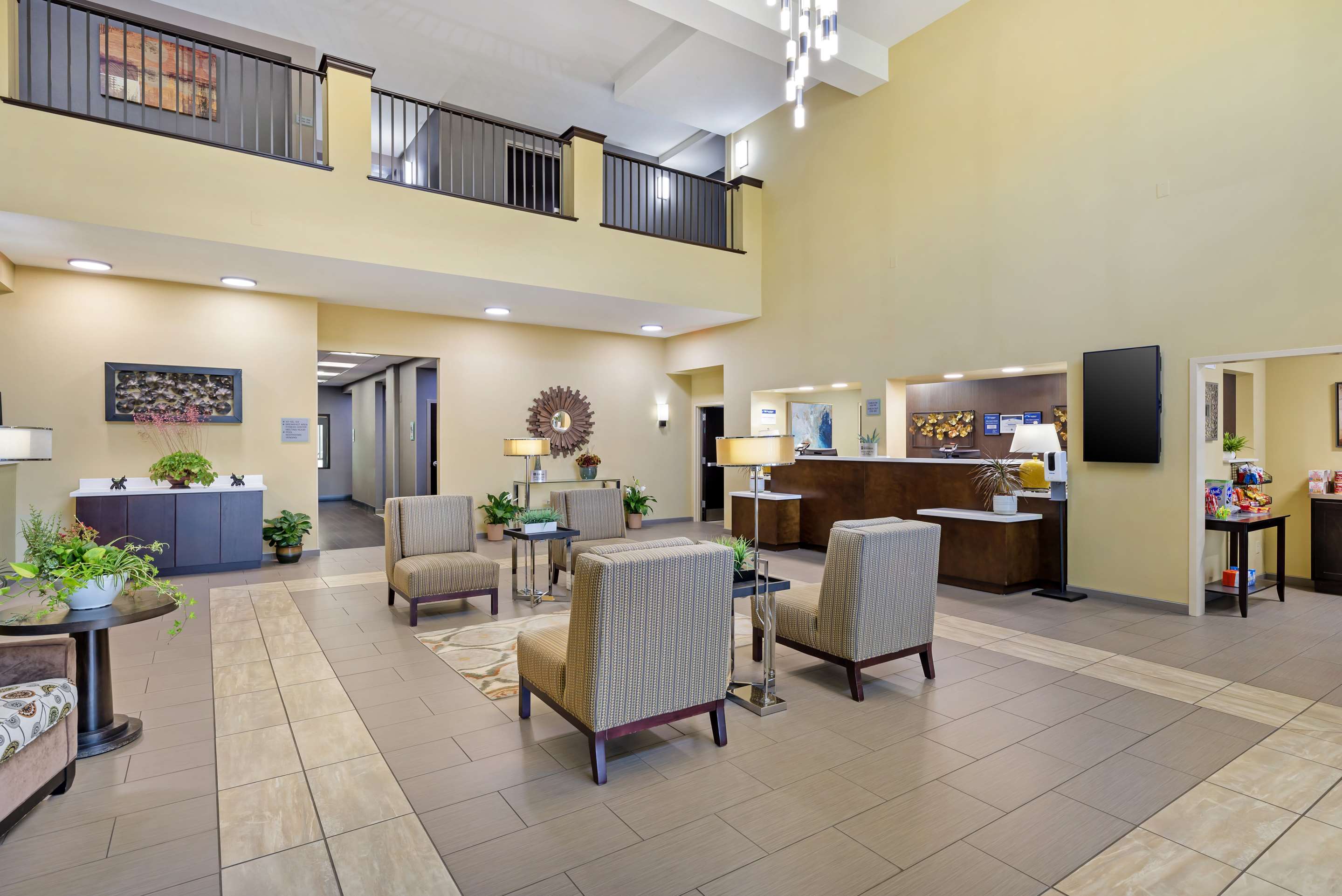 Lobby | Best Western Plus Thornburg Inn & Suites
