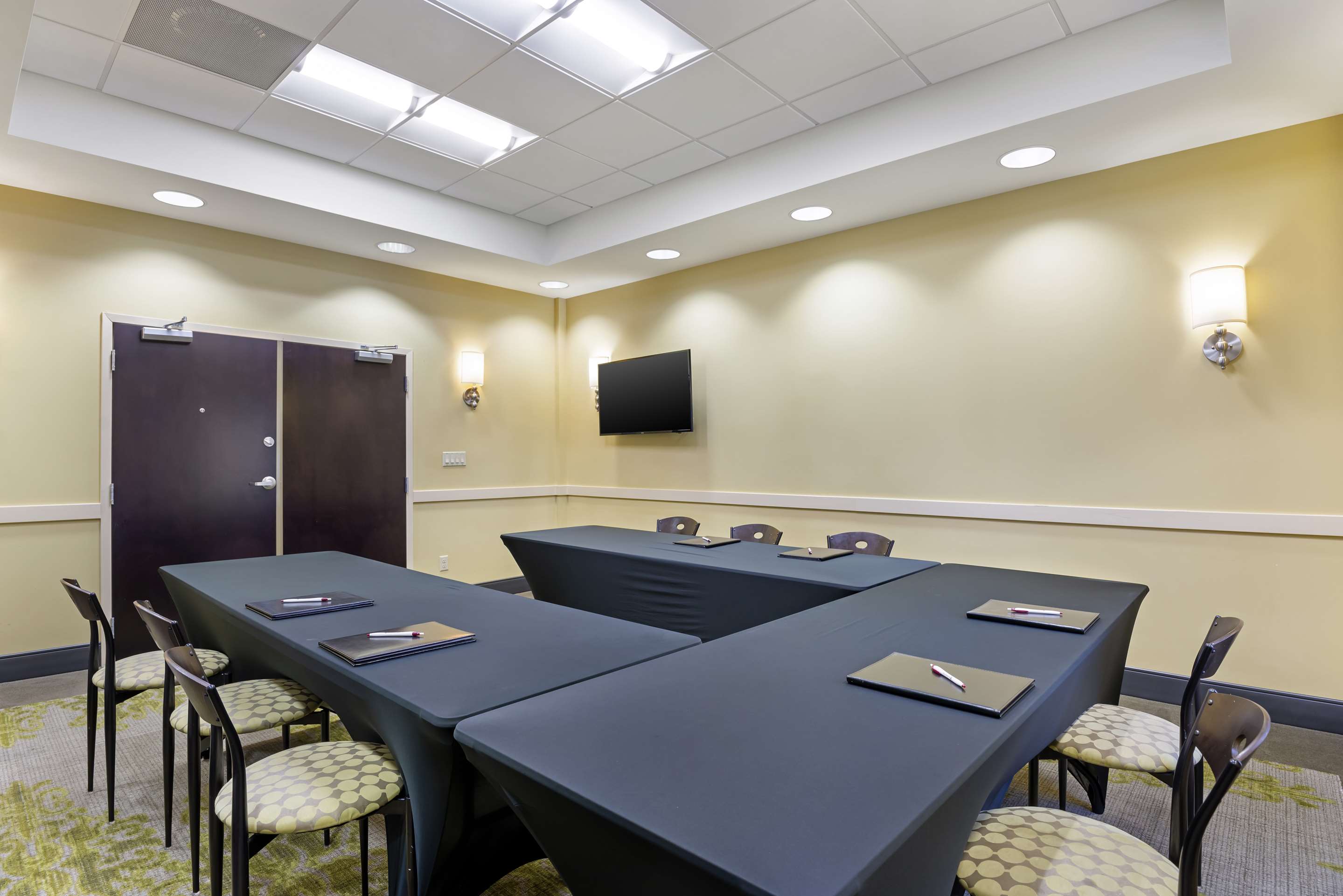 Meeting Room | Best Western Plus Thornburg Inn & Suites