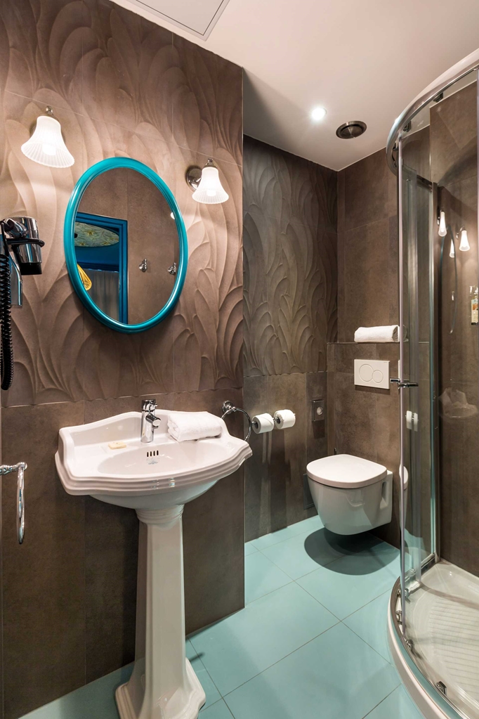 HC Villa Bougainville-guestroom-Guest Room,Bathroom,On-Site.jpg