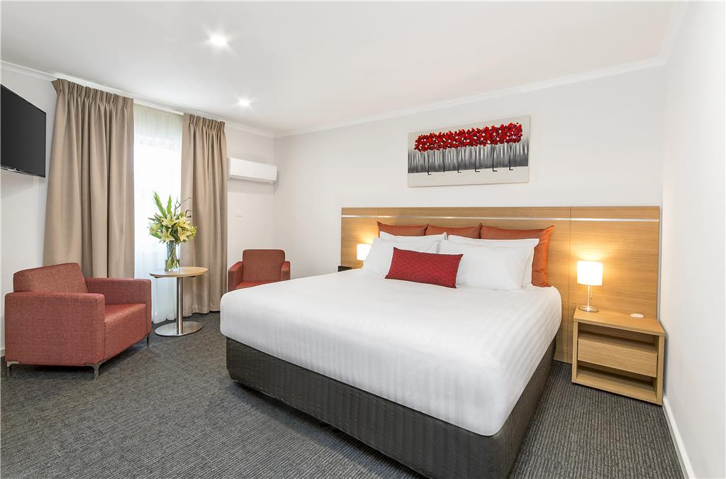 ADELAIDE ROYAL COACH HOTEL-guestroom-Guest Room,On-Site.jpg
