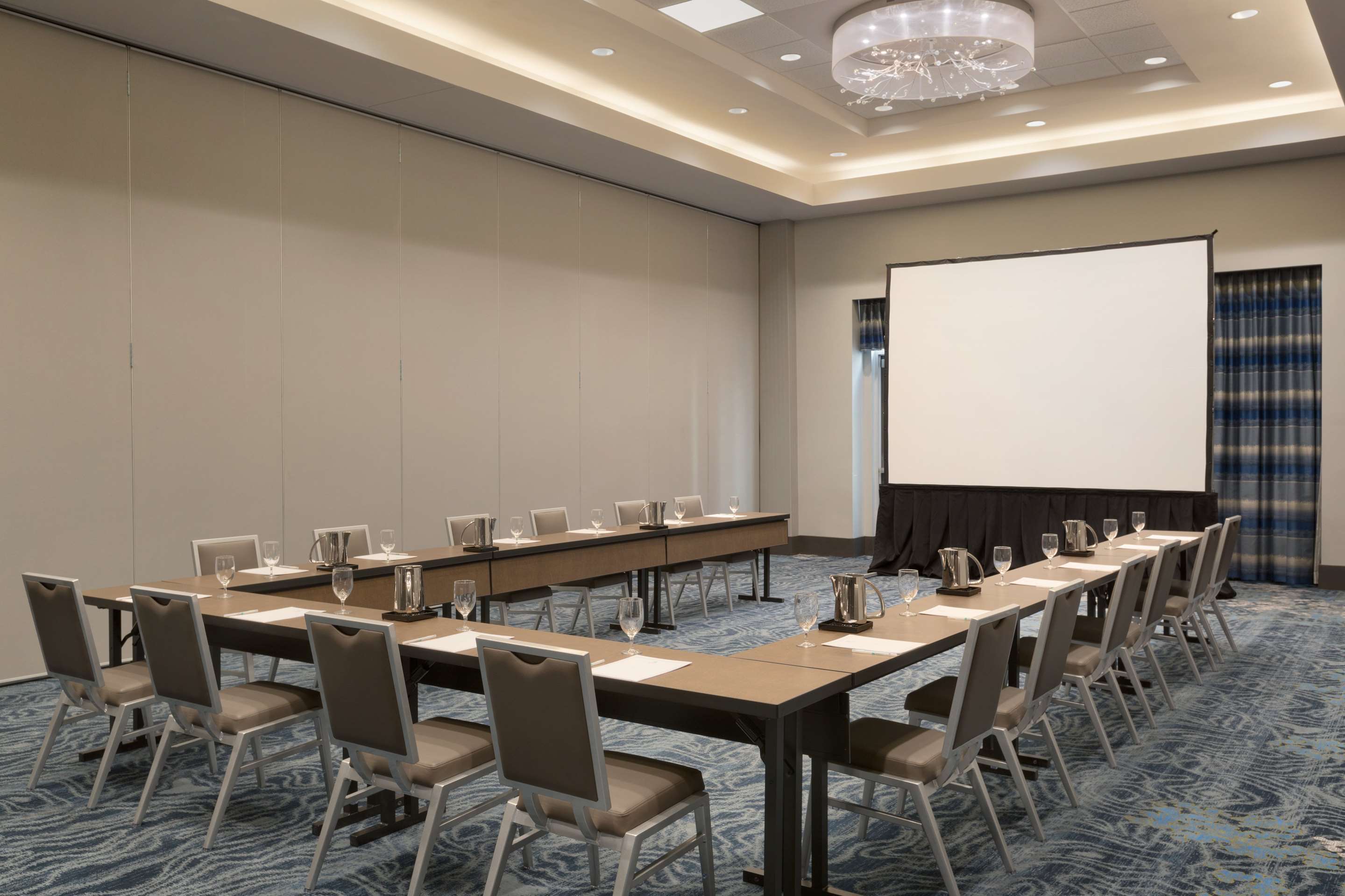 Meeting Room | Embassy Suites by Hilton The Woodlands at Hughes Landing