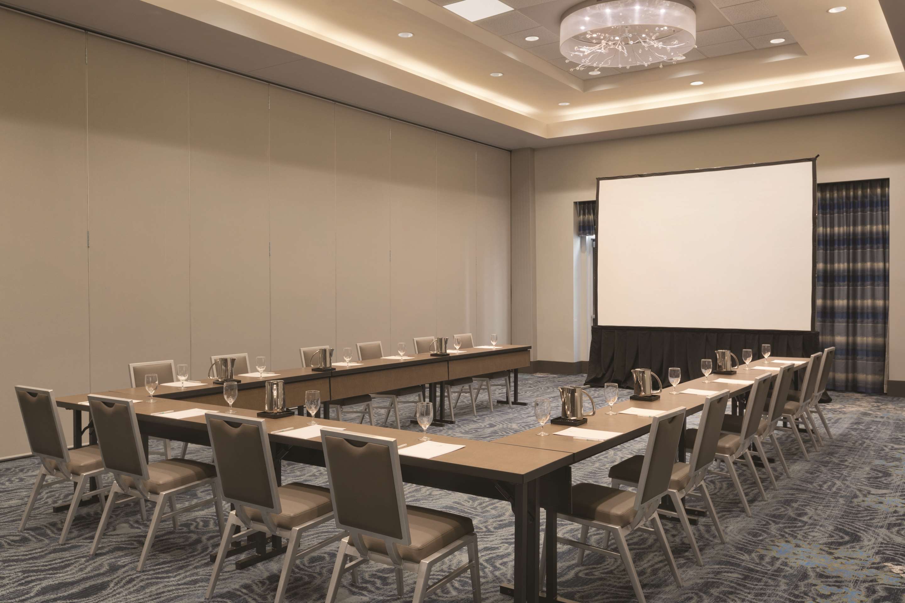 Meeting Room | Embassy Suites by Hilton The Woodlands at Hughes Landing