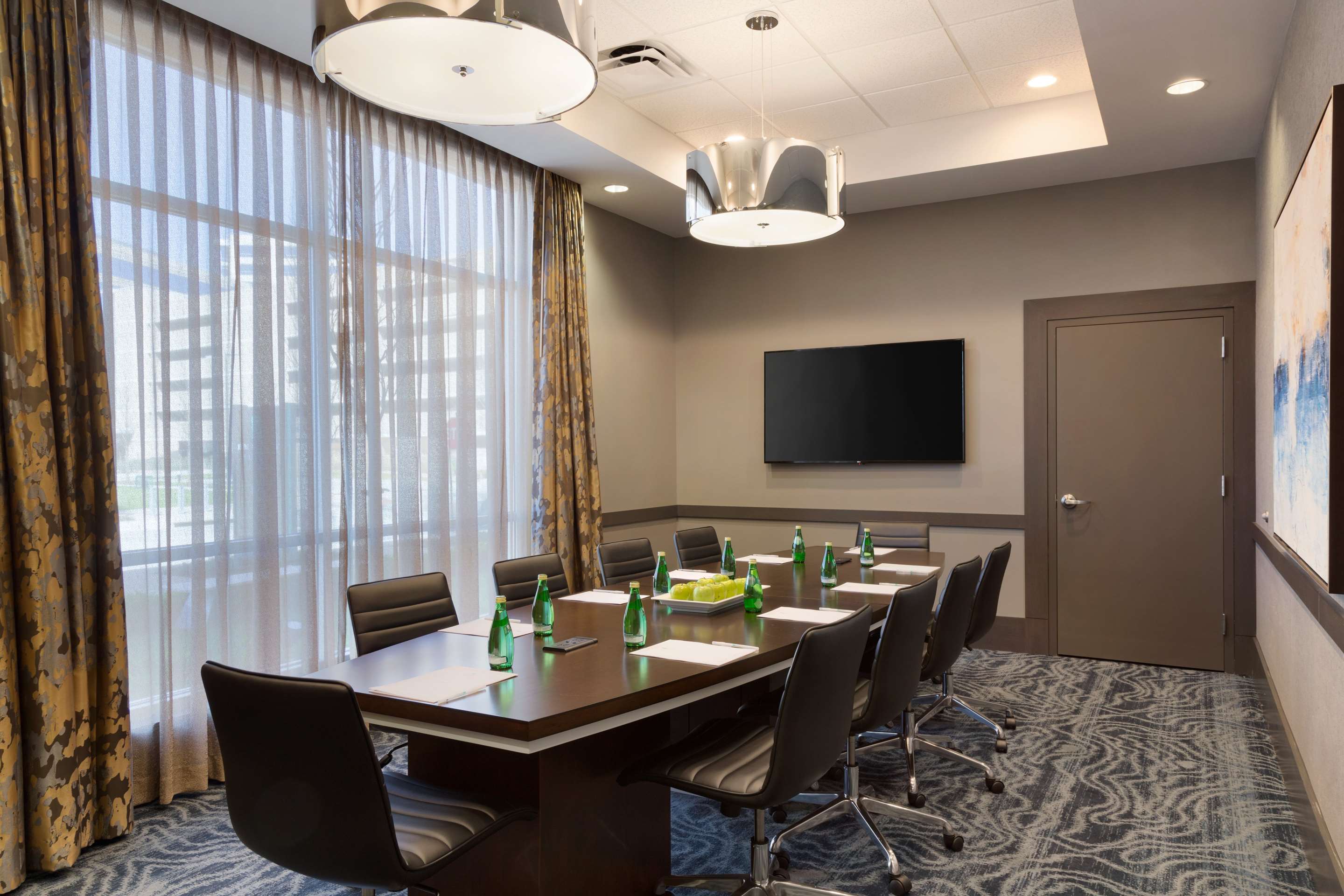 Meeting Room | Embassy Suites by Hilton The Woodlands at Hughes Landing