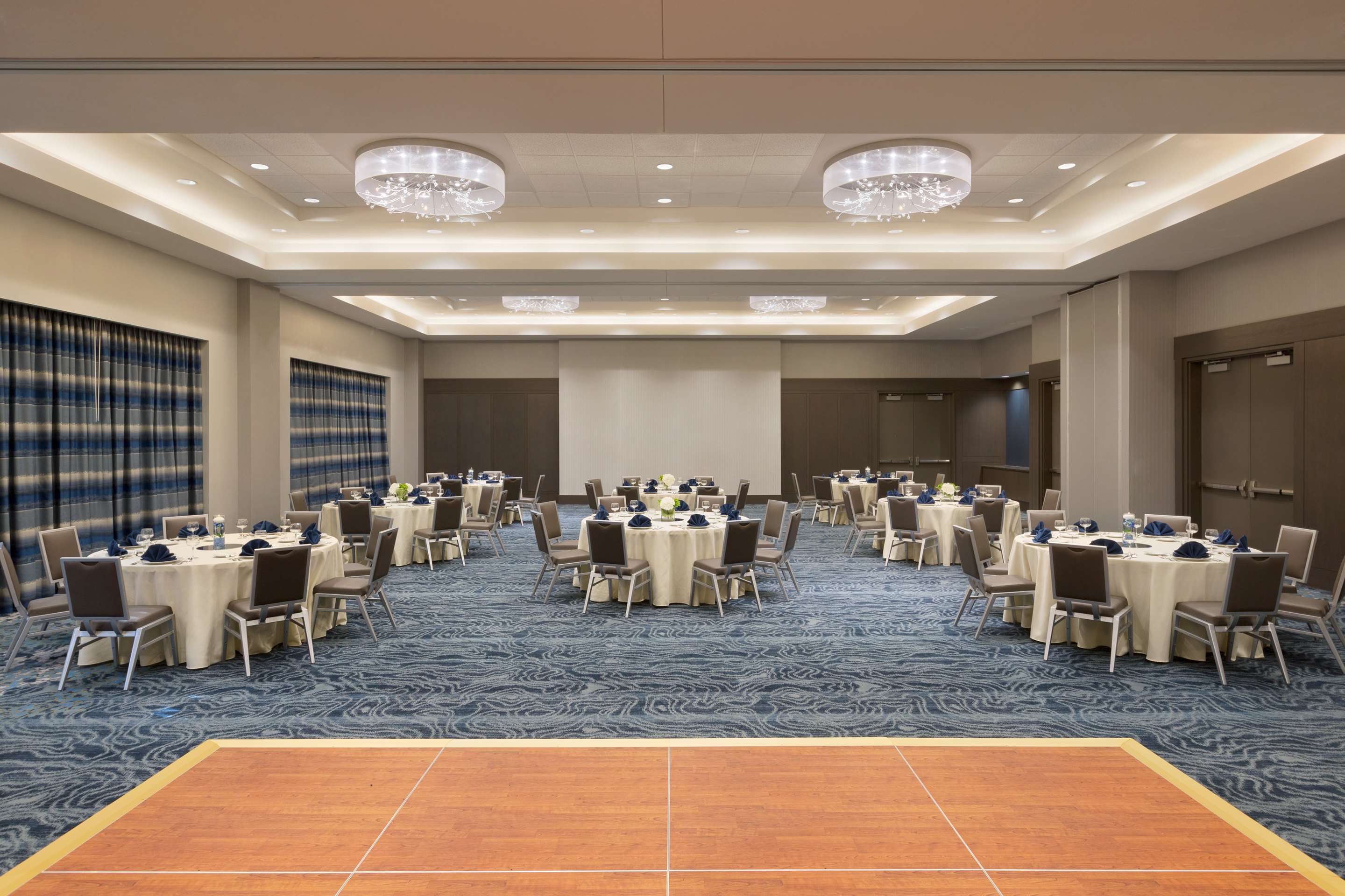 Meeting Room | Embassy Suites by Hilton The Woodlands at Hughes Landing