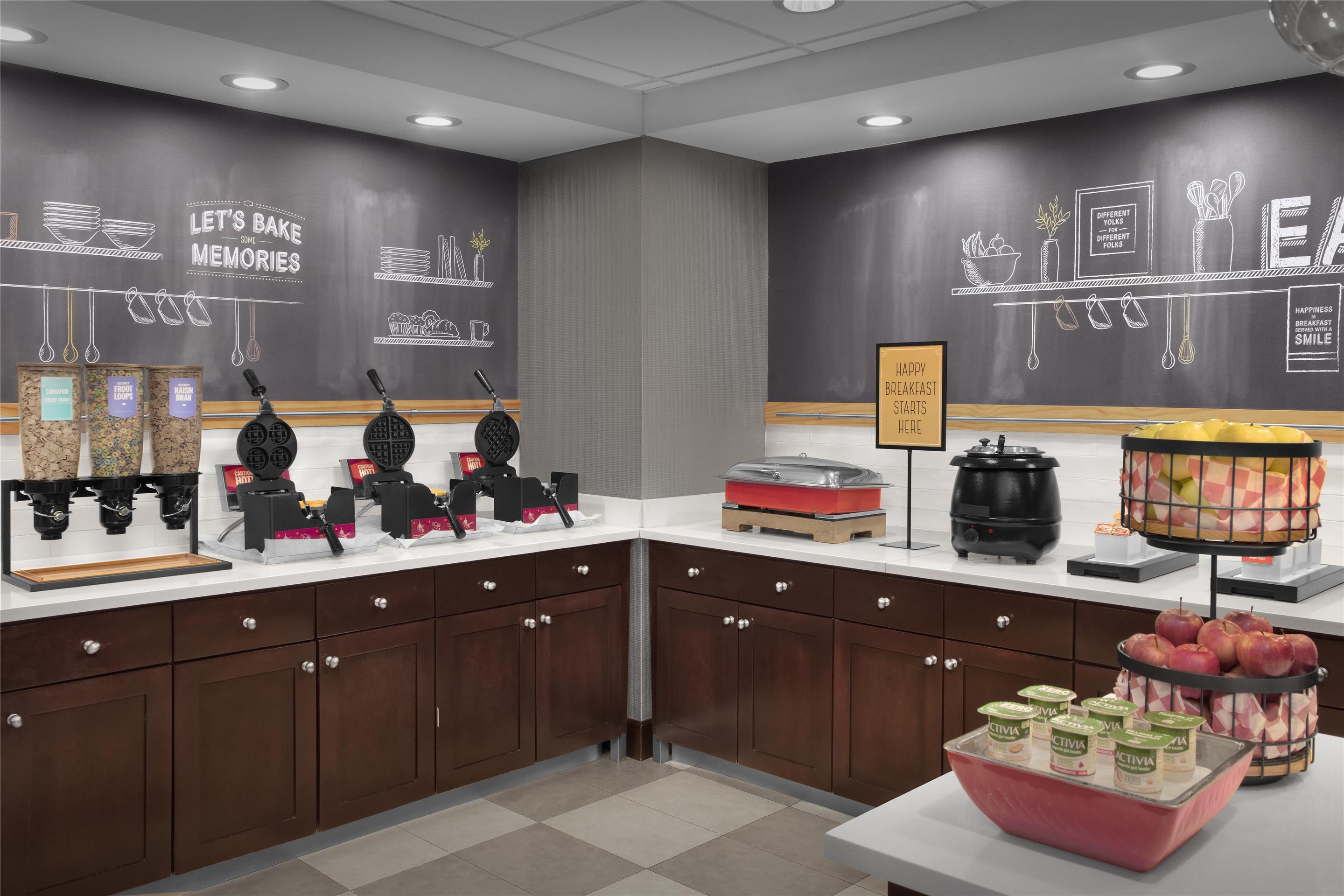 Breakfast Area | Hampton Inn & Suites Georgetown/Austin North