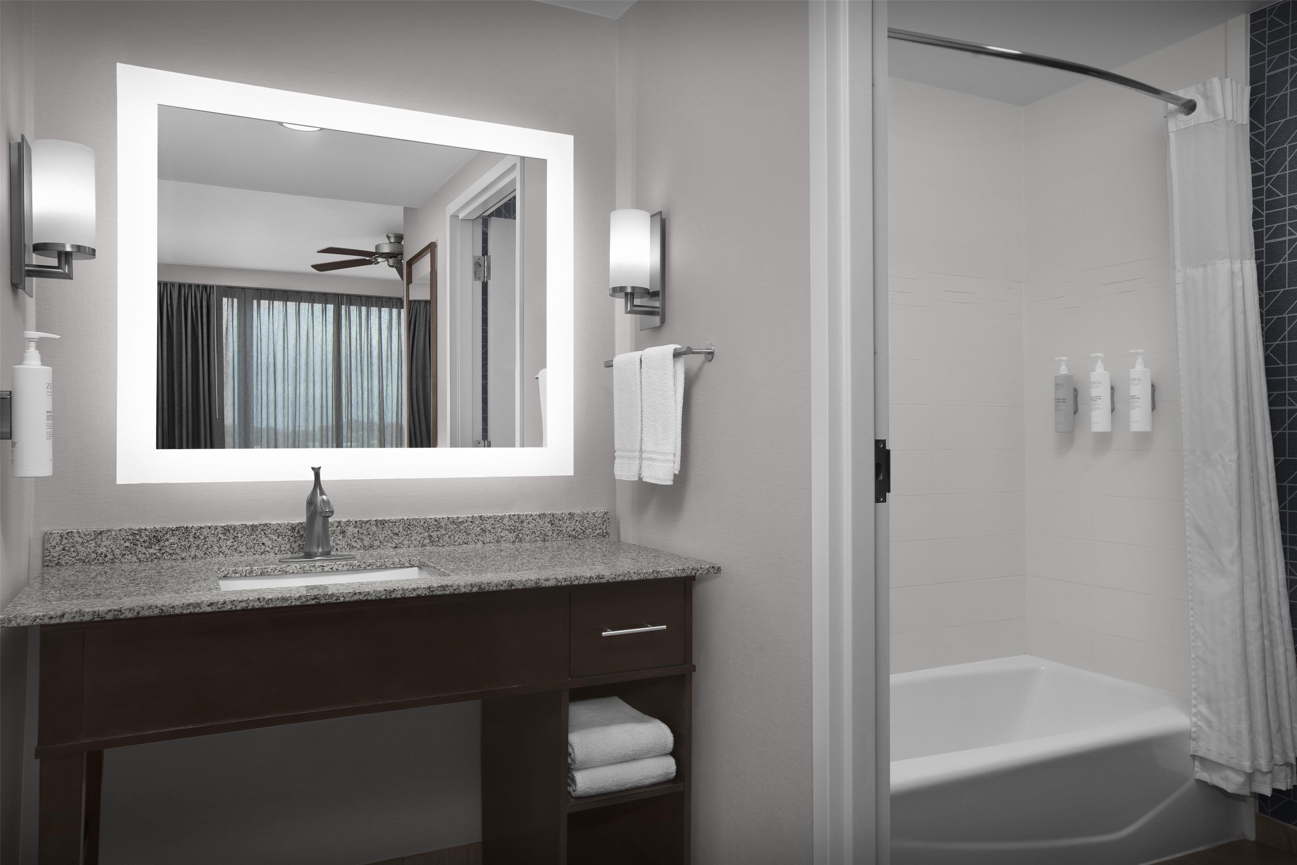 Guest room bath
