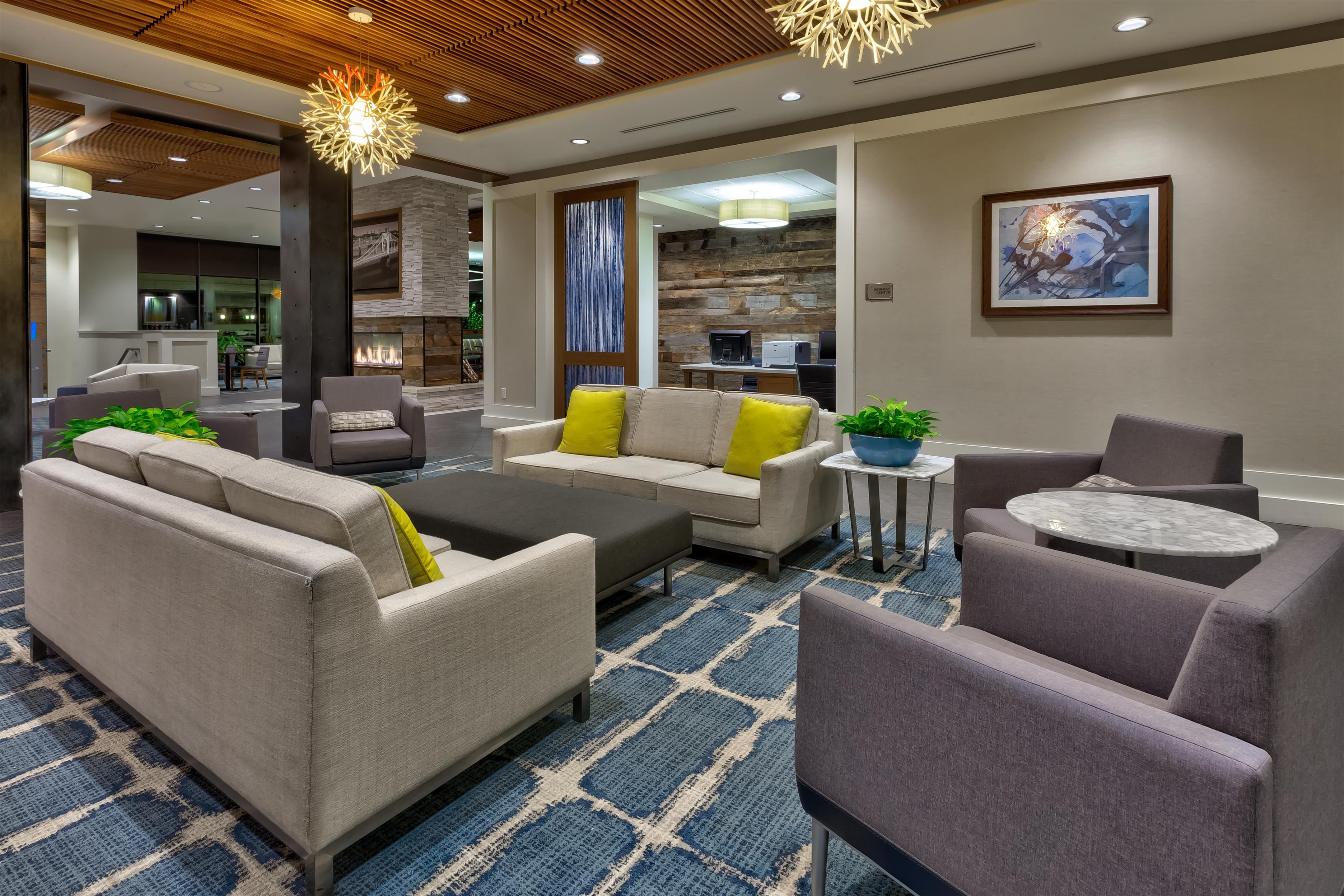 Lobby | Homewood Suites by Hilton Pittsburgh Downtown