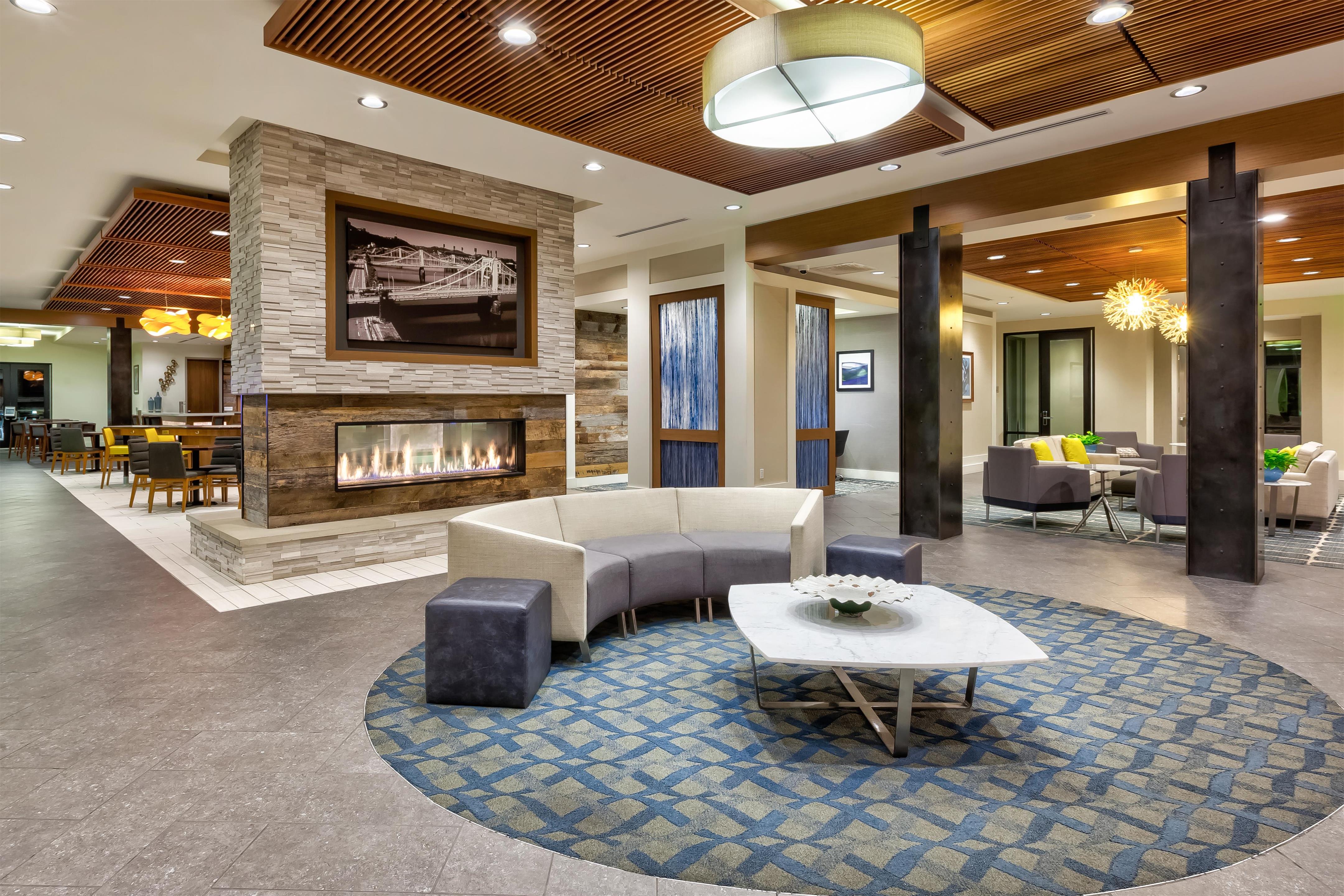 Lobby | Homewood Suites by Hilton Pittsburgh Downtown