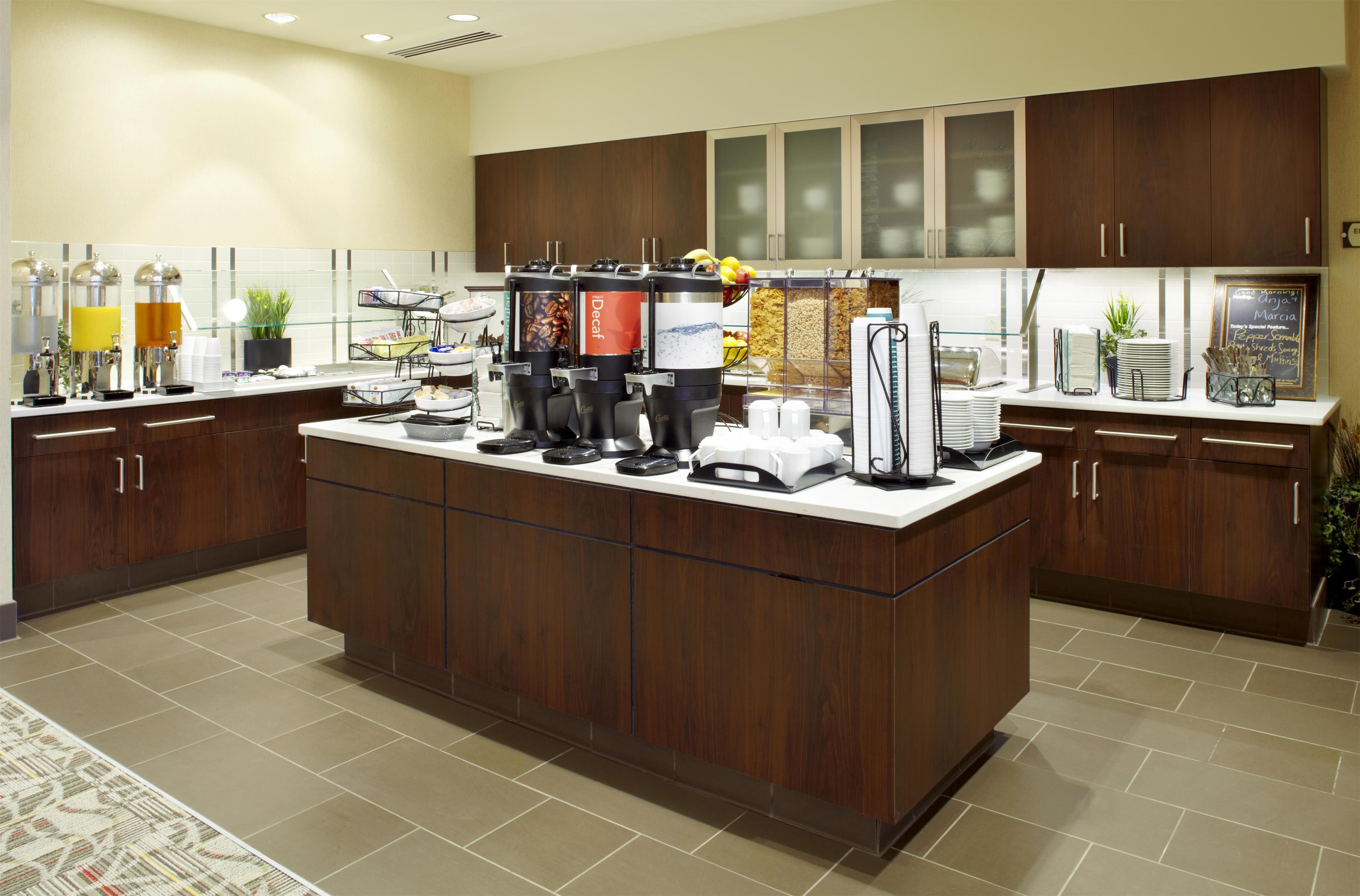 Breakfast Area | Homewood Suites by Hilton Pittsburgh Downtown