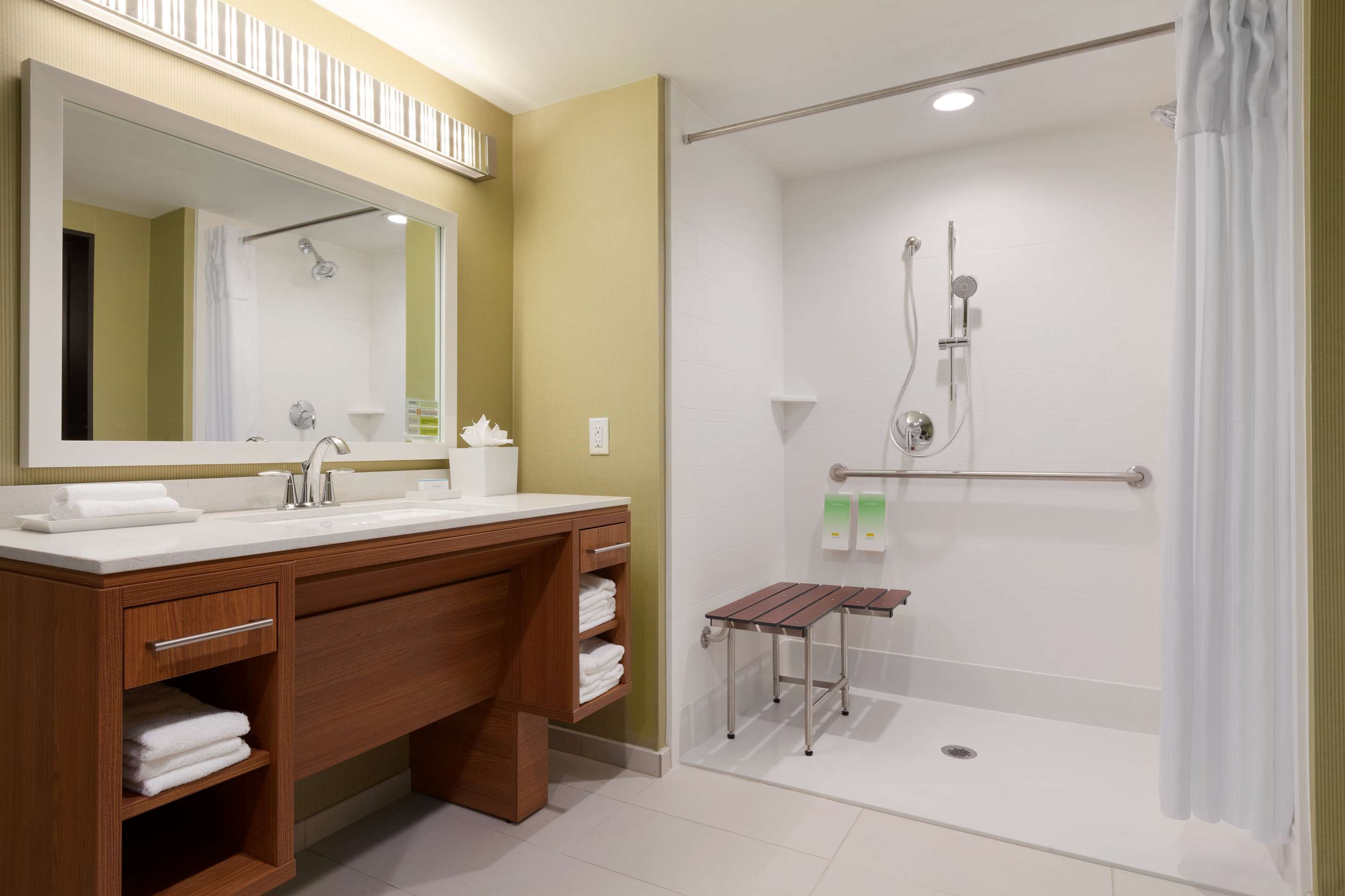 Guest room bath