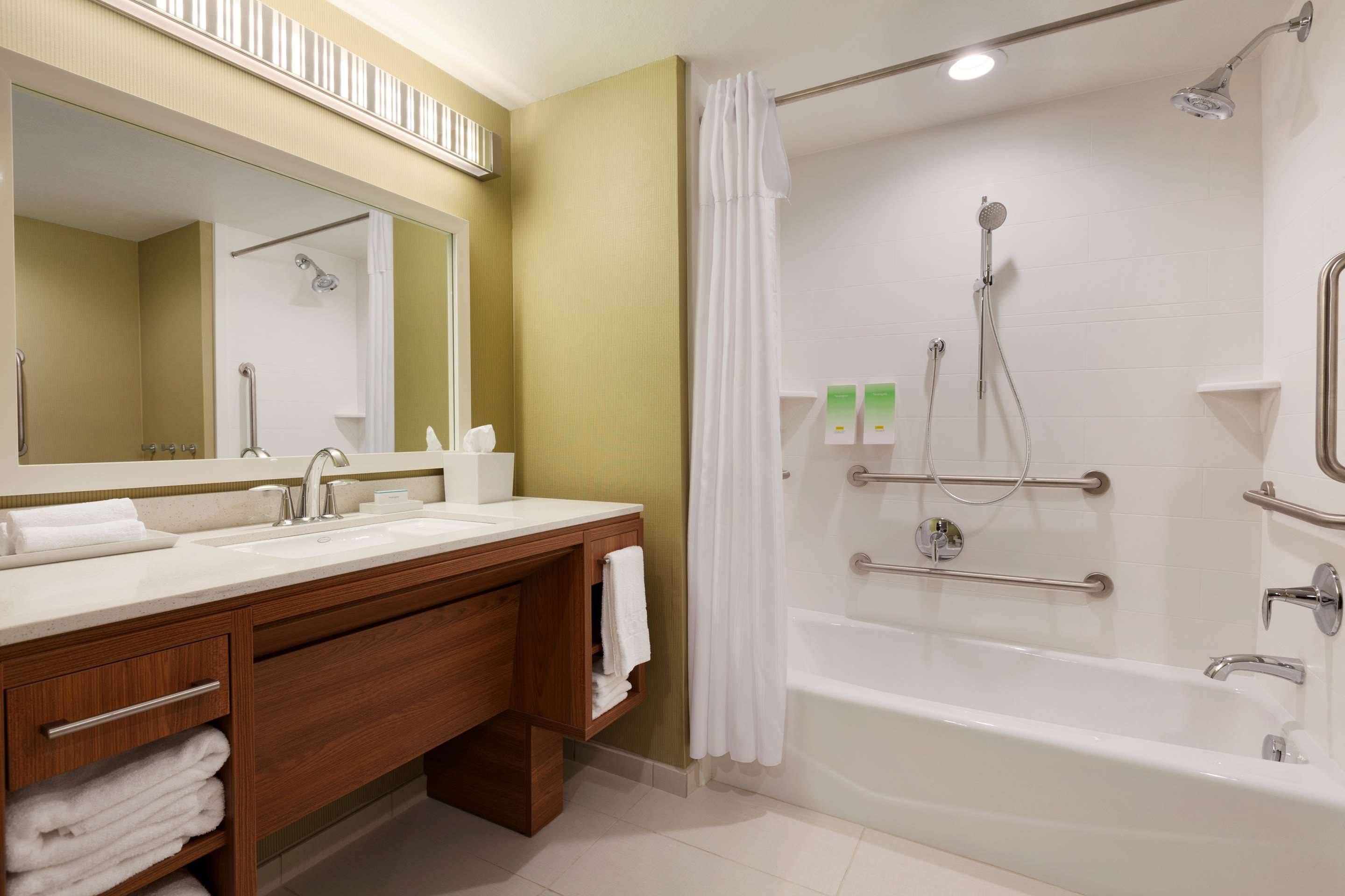 Guest room bath