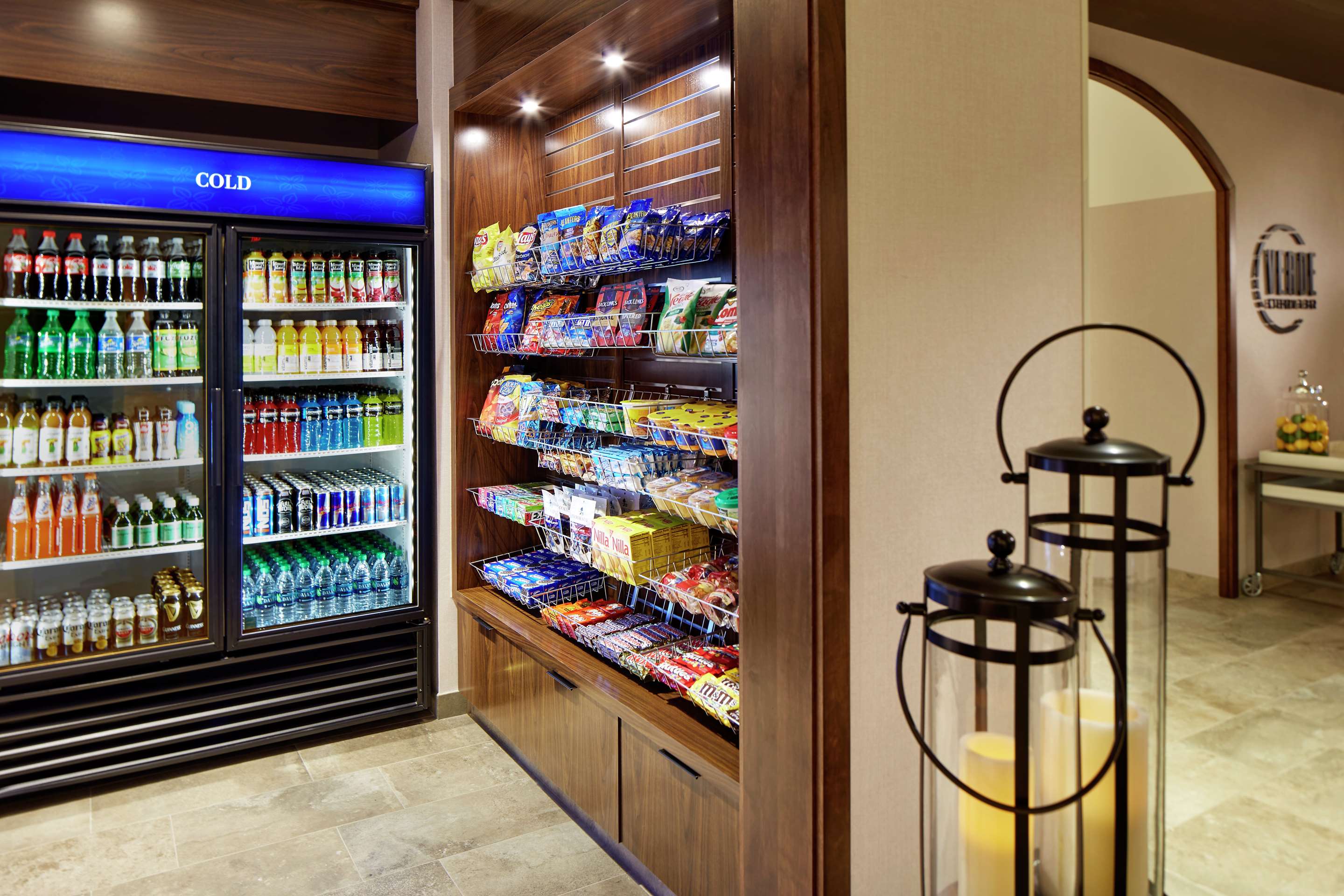 Restaurant | Hilton Garden Inn San Diego Old Town/Sea World Area