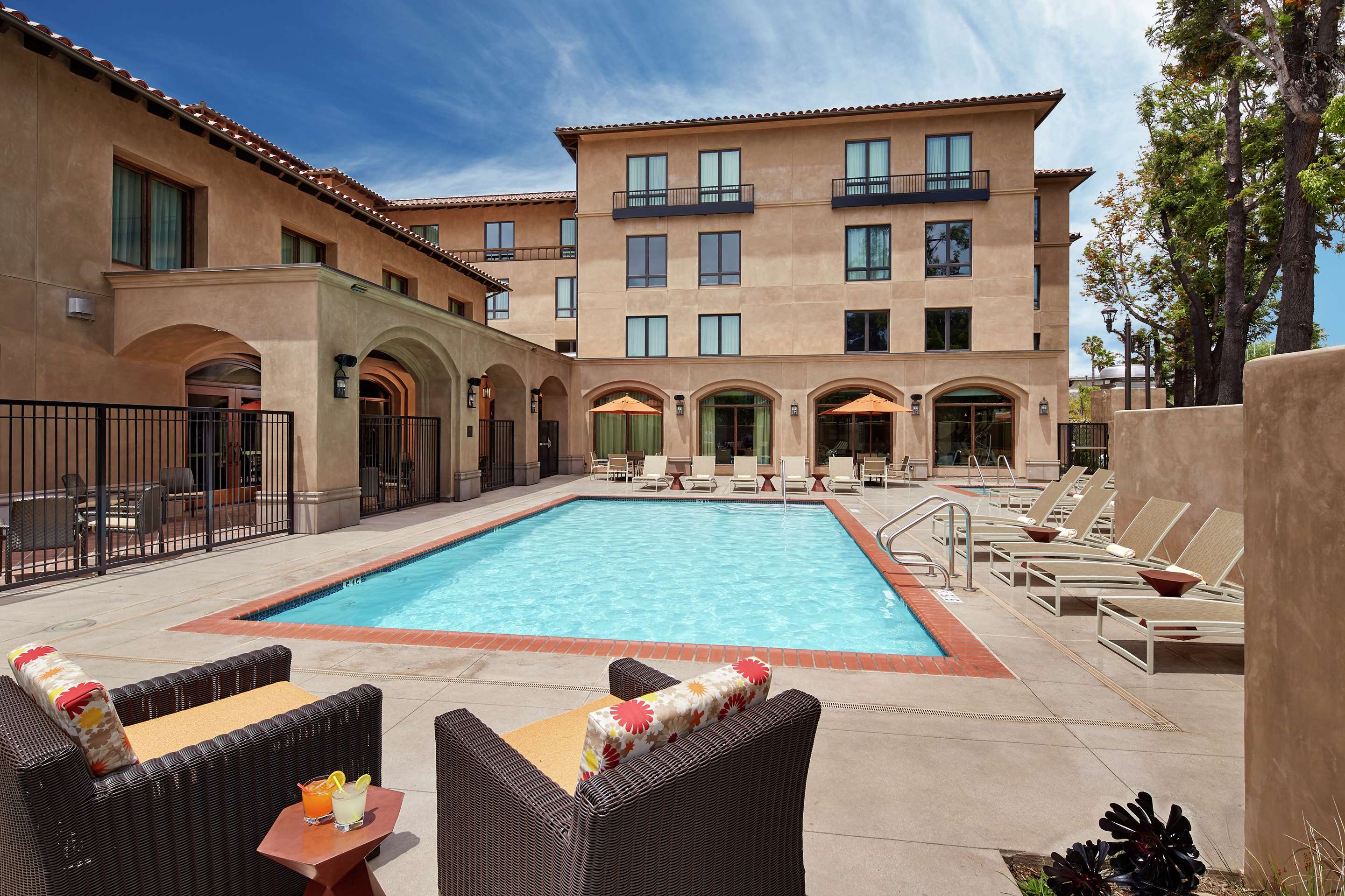 Pool | Hilton Garden Inn San Diego Old Town/Sea World Area