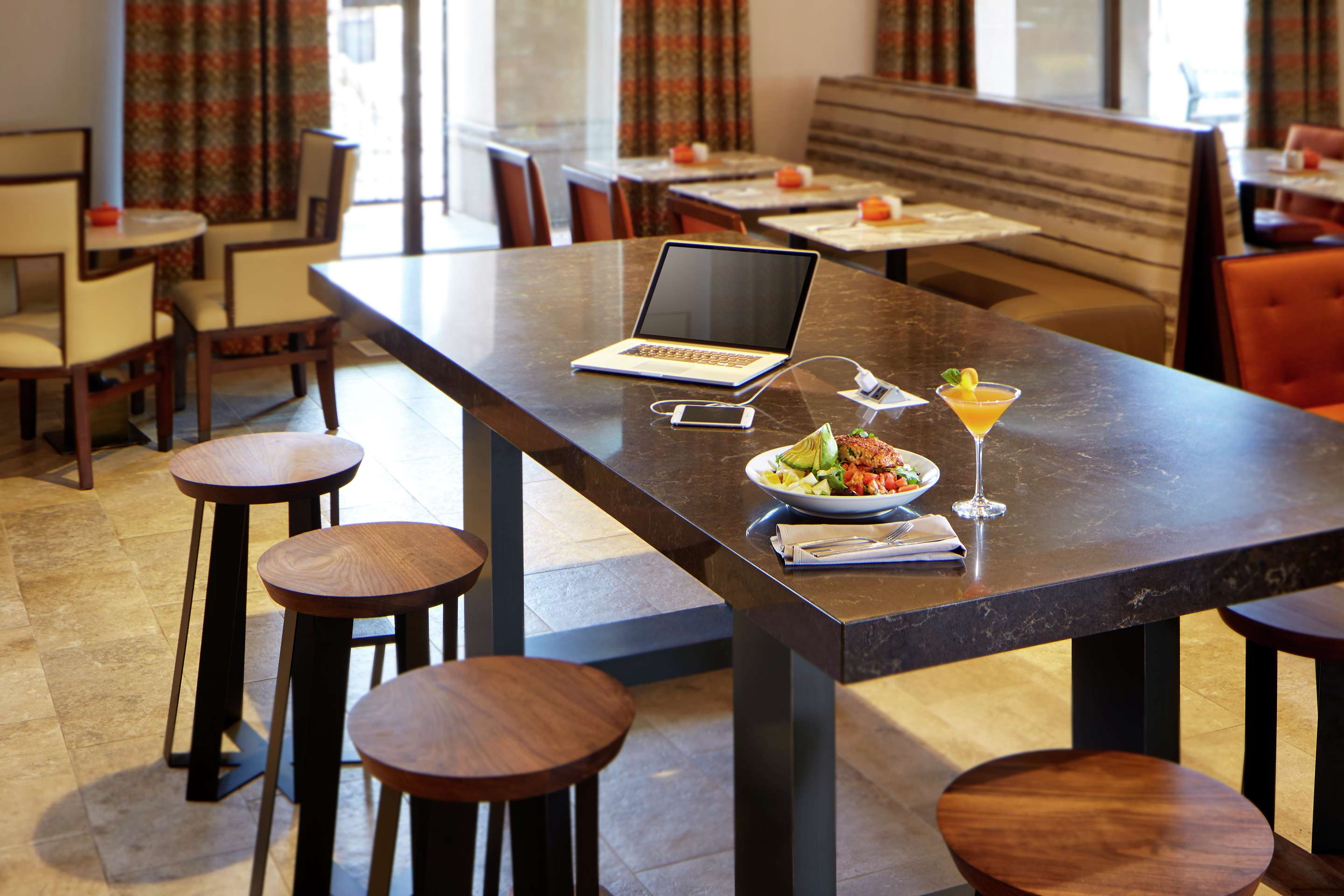 Restaurant | Hilton Garden Inn San Diego Old Town/Sea World Area