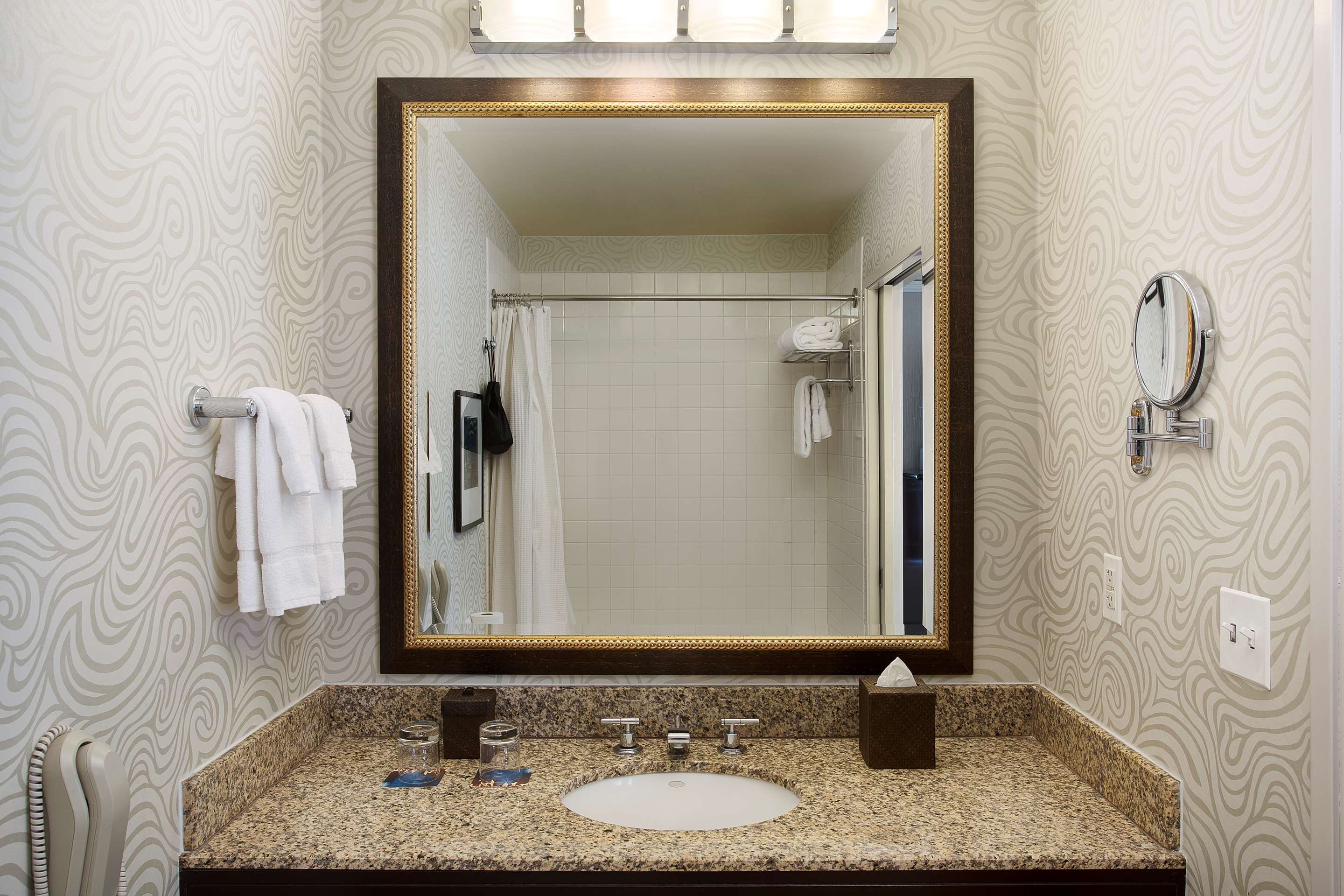 Guest room bath