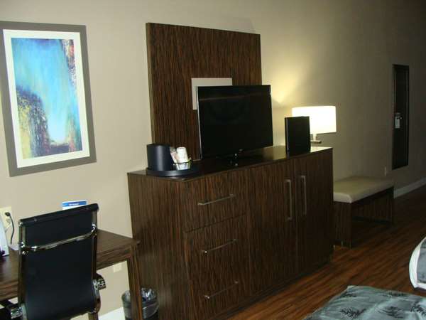  - Best Western Plus Pflugerville Inn & Suites